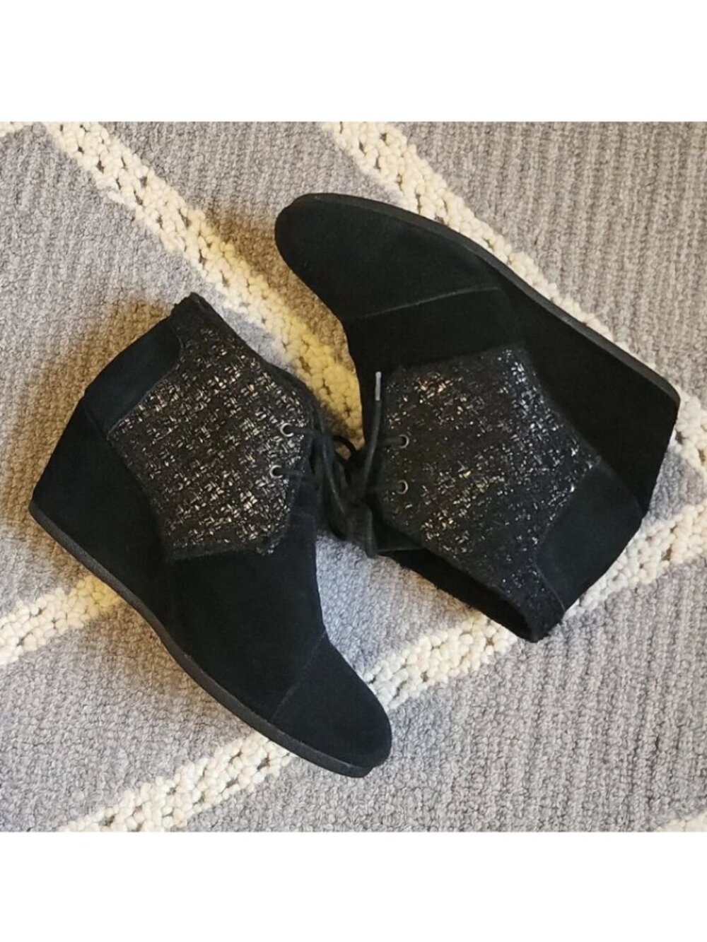 10 Toms Genuine Suede Leather Black Lace-up Ankle Booties Wedge Heel